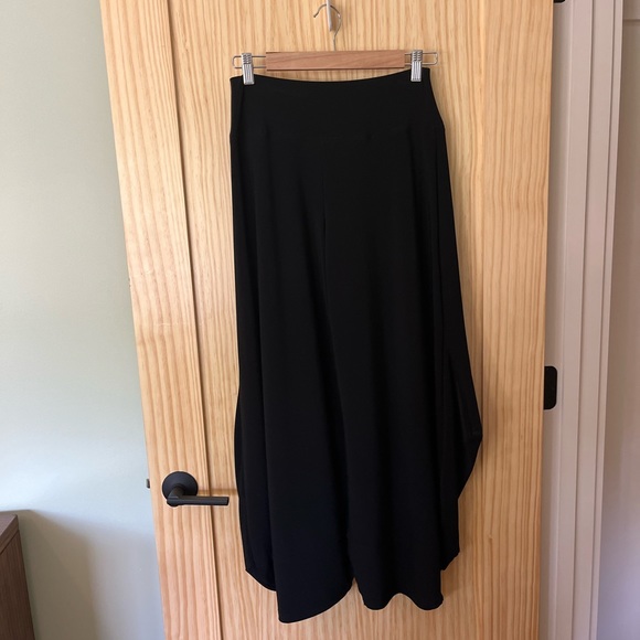 The Lock pants by Sympli - Picture 2 of 6